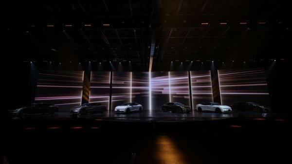 申捷策略 16万起买四驱? 领克10 EM-P这是真把“价格战”玩成了“价值战”啊